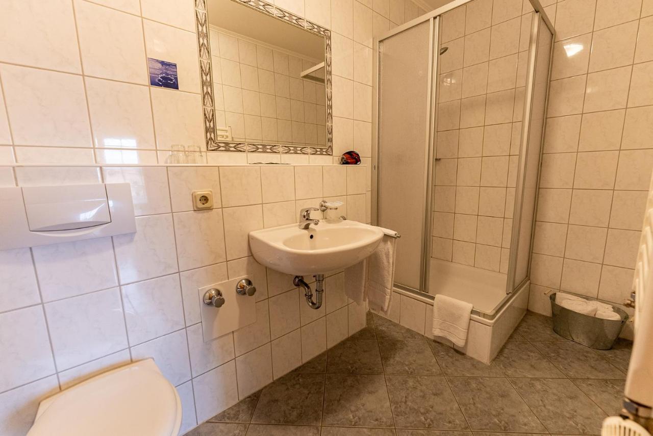 Hotel Fronhof Mettendorf Екстериор снимка